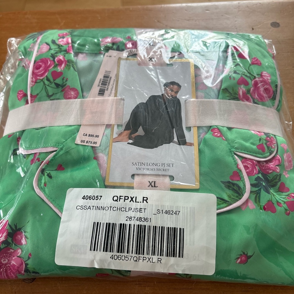 NWT Victoria's Secret Green and Pink Satin Long PJ Set